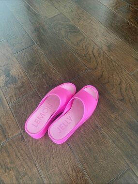 Lemon Jelly Women's Hot Pink Slide Sandals